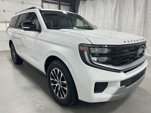 Used 2025 Ford Expedition Platinum image 1