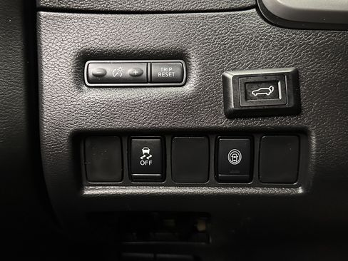 Used 2022 Nissan Murano SV FWD image 23