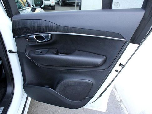 Used 2020 Volvo XC90 T6 Momentum image 19