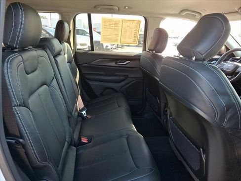 Certified 2023 Jeep Grand Cherokee Laredo image 15