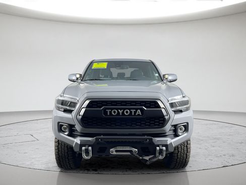 Used 2021 Toyota Tacoma TRD Off-Road AWD/4WD image 8
