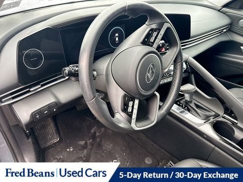 Used 2023 Hyundai Elantra Limited image 8