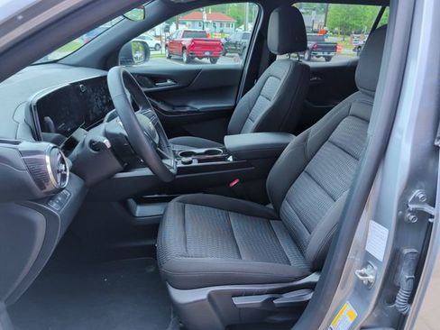 Certified 2026 Chevrolet Equinox LT FWD image 11