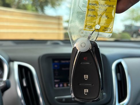 Used 2024 Chevrolet Equinox LS image 27