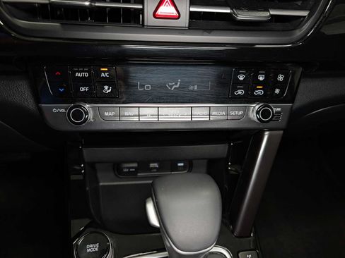 Used 2025 Kia Seltos S AWD/4WD image 27