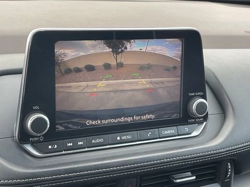 Used 2023 Nissan Rogue SV image 15