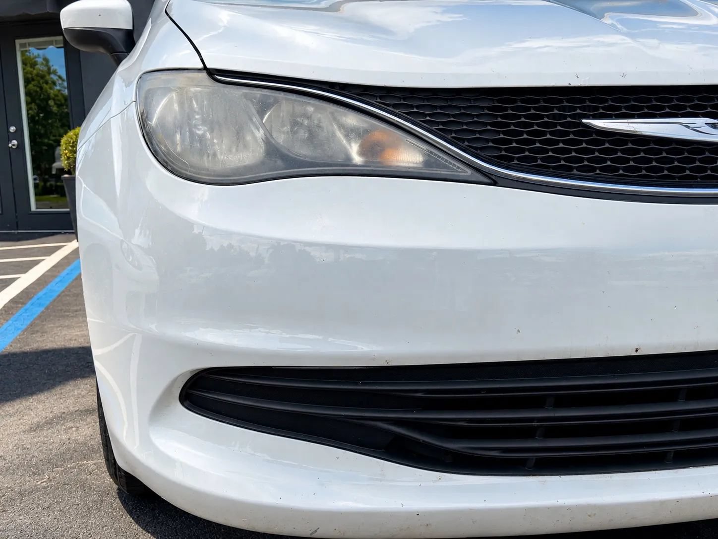 Used 2017 Chrysler Pacifica LX FWD image 3