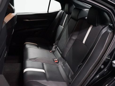 Used 2025 Toyota Camry SE FWD image 30