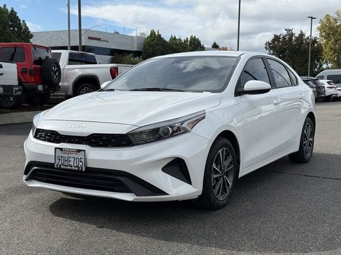 Used 2022 Kia Forte LXS image 9