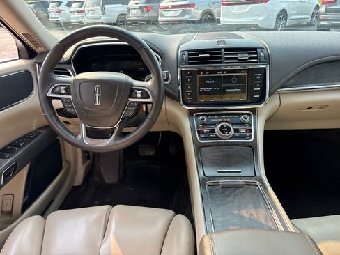 Used 2017 Lincoln Continental Premiere FWD image 26