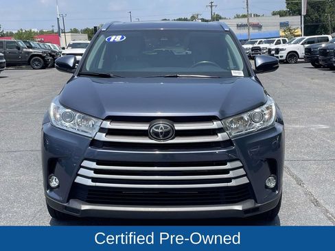 Used 2018 Toyota Highlander XLE FWD image 3