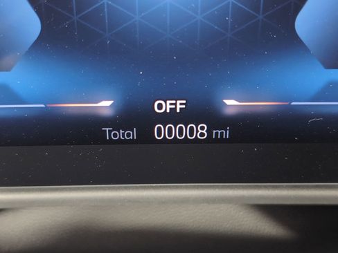 Used 2025 BMW 230i Coupe w/ Convenience Package image 20