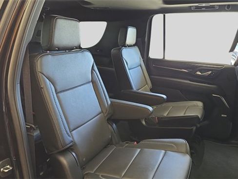 Used 2024 GMC Yukon XL Denali image 17