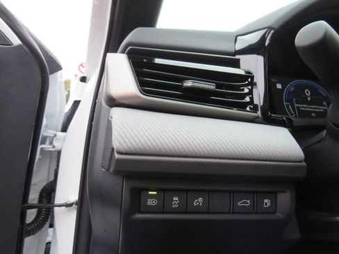 Certified 2026 Toyota Camry SE image 32