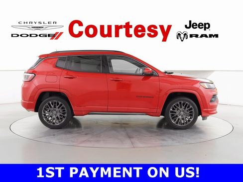 Certified 2022 Jeep Compass Limited image 4