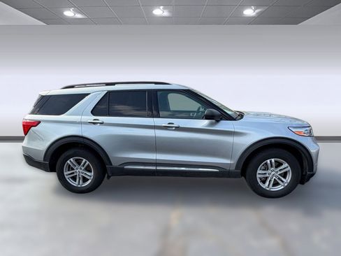 Used 2024 Ford Explorer XLT w/ Class IV Trailer Tow Package image 6