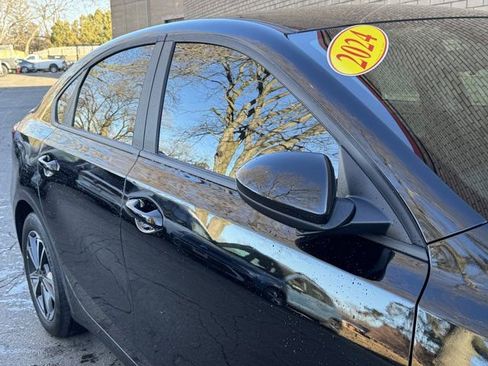 Used 2024 Kia Forte LXS image 6