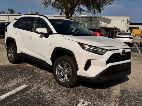 Used 2024 Toyota RAV4 XLE FWD image 7
