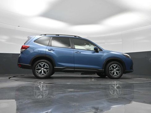 Used 2023 Subaru Forester Premium image 25