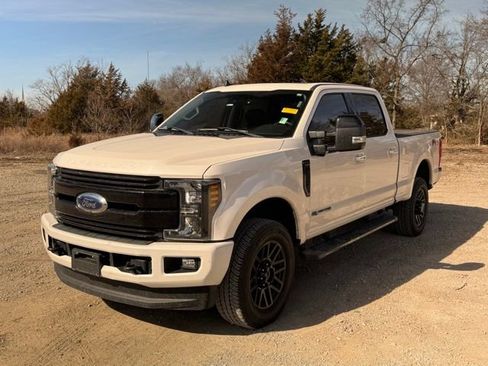 Used 2019 Ford F250 Lariat w/ Lariat Ultimate Package image 3