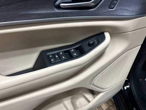 Used 2023 Jeep Grand Cherokee Limited AWD/4WD image 27