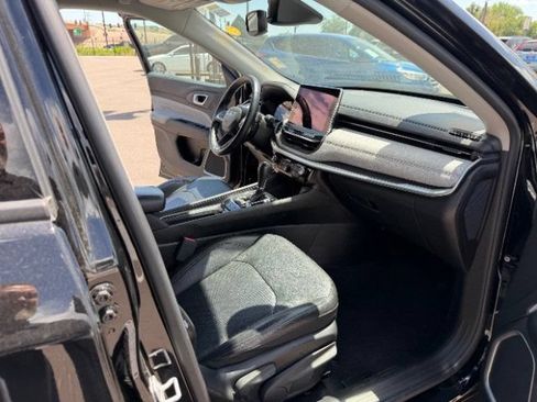 Used 2022 Jeep Compass Latitude AWD/4WD image 26