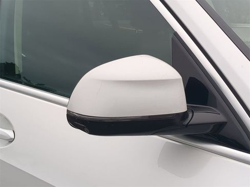 Certified 2022 BMW X7 xDrive40i w/ Premium Package image 13