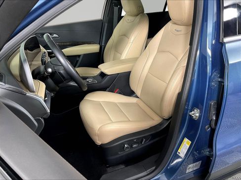 Used 2025 Cadillac XT4 Premium Luxury w/ Technology Package AWD/4WD image 21