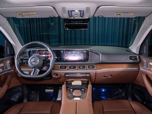 New 2026 Mercedes-Benz GLS 450 4MATIC image 14