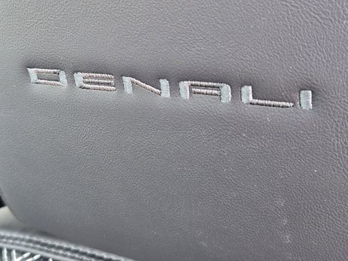 New 2026 GMC Acadia Denali AWD/4WD image 25