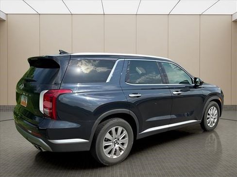 Used 2024 Hyundai Palisade SEL FWD image 17