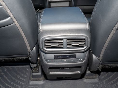 Certified 2023 Honda Pilot Touring image 23