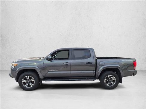 Used 2017 Toyota Tacoma TRD Sport w/ Tow Package RWD image 8