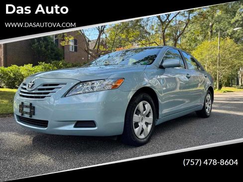 Used 2009 Toyota Camry LE image 1