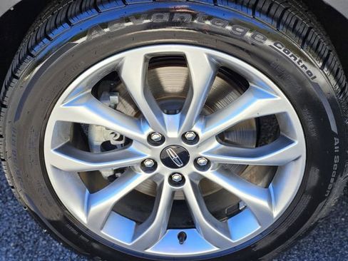 Used 2019 Lincoln MKC Select w/ Select Plus Package image 10