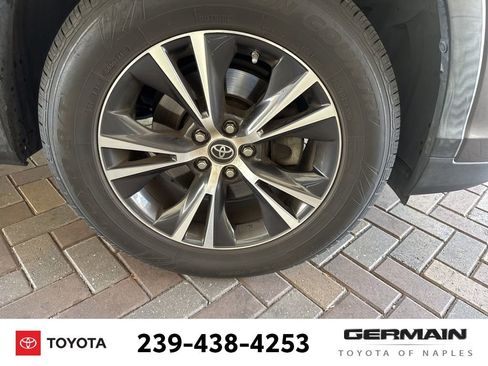 Used 2019 Toyota Highlander LE image 11