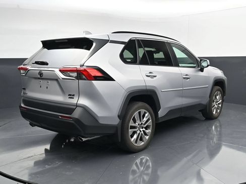 Used 2023 Toyota RAV4 XLE Premium AWD/4WD image 7