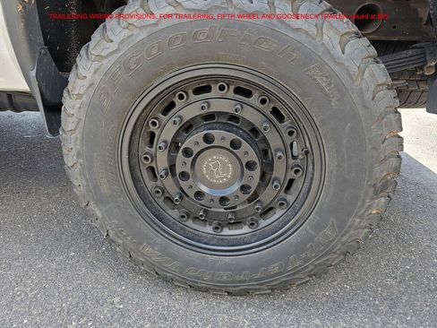 Used 2019 GMC Sierra 2500 Denali w/ Duramax Plus Package AWD/4WD image 8