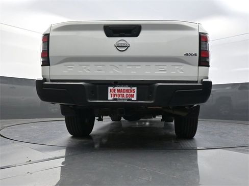 Used 2024 Nissan Frontier S image 32