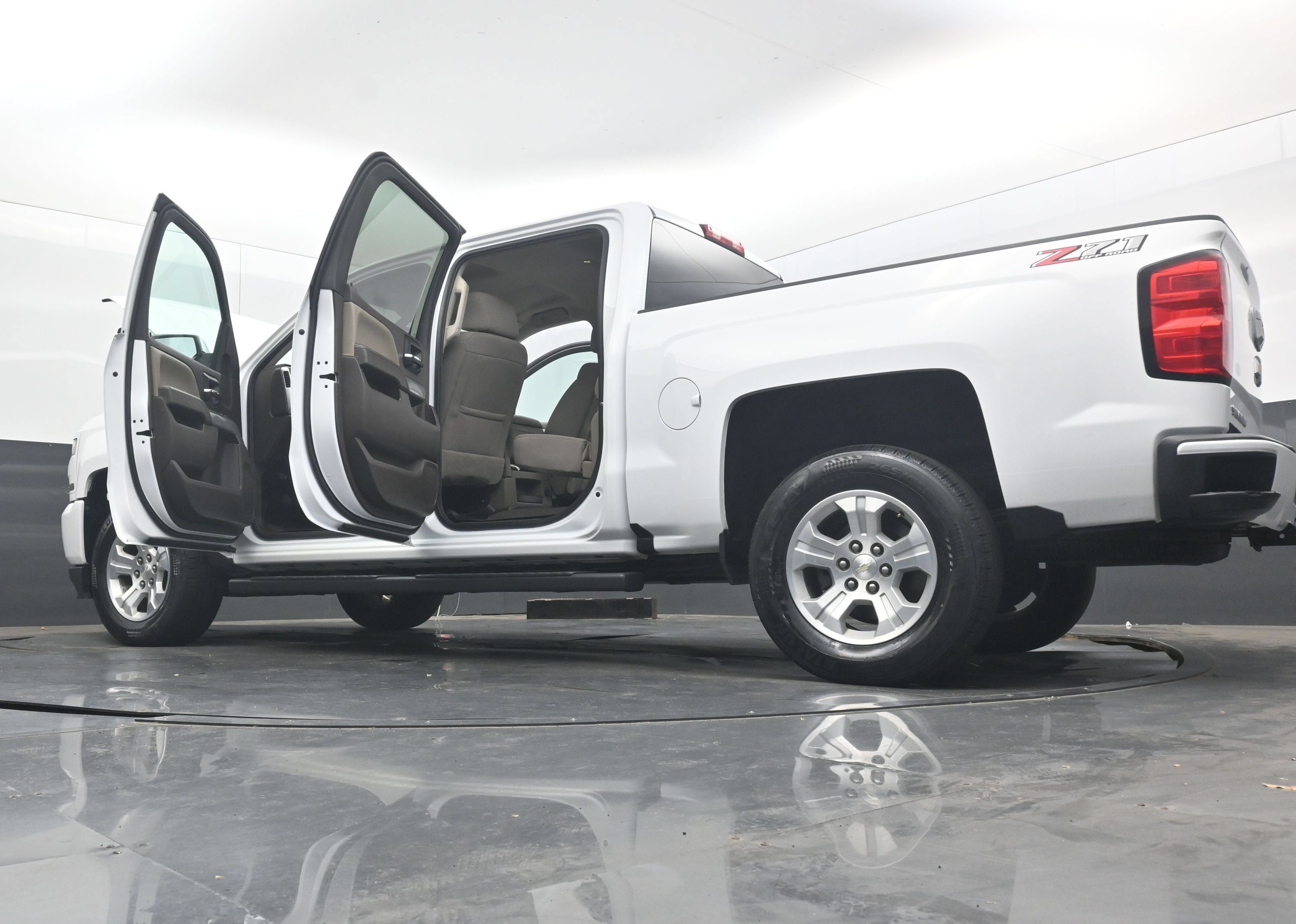 Used 2018 Chevrolet Silverado 1500 LT w/ All Star Edition AWD/4WD image 38
