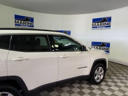 Used 2019 Jeep Compass Latitude AWD/4WD image 2