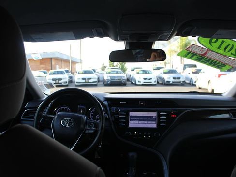 Used 2019 Toyota Camry LE w/ Carpet Mat Package FWD image 24