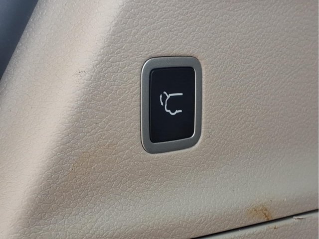 Used 2023 Chrysler Pacifica Limited FWD image 29