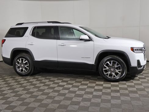 Used 2023 GMC Acadia SLE w/ Driver Convenience Package image 15