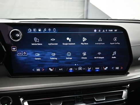 New 2026 Chevrolet Traverse LT image 12