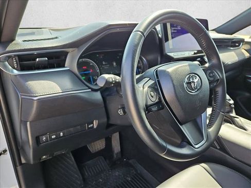 Used 2024 Toyota Venza Nightshade image 10