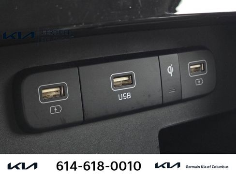 Used 2024 Kia Carnival EX FWD image 33