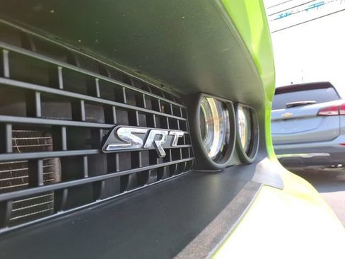 Used 2015 Dodge Challenger SRT Hellcat RWD image 21