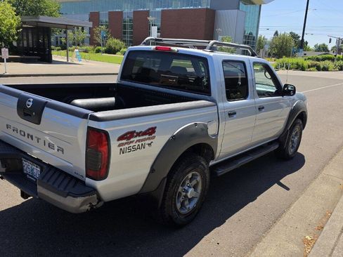 Used 2002 Nissan Frontier XE AWD/4WD image 5