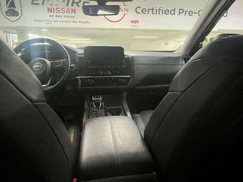 Used 2025 Nissan Pathfinder SL image 13